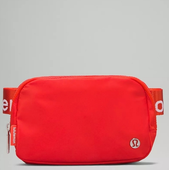 🆕️ LULULEMON EVERYWHERE BELT BAG -SOLAR ORANGE/WHITE 🧡🤍 - Picture 1 of 12